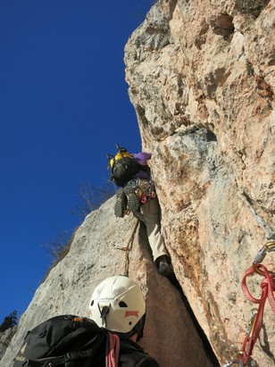 Spalte am Beginn der sechsten Seillänge