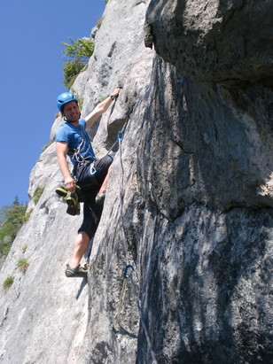 Steiler Beginn der zweiten Seillänge Steiler Beginn der zweiten Seillänge