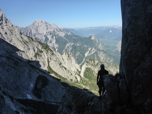 4. Seillänge into the dark