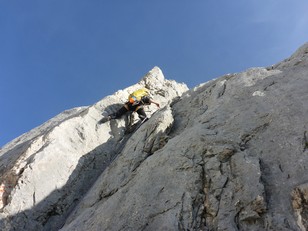 1. Turm 2. Seillänge Riss 1. Turm 2. Seillänge Riss