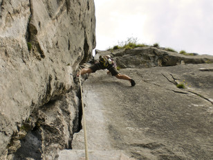 Grauer Riss Grauer Riss