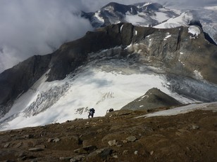 In der Südwestflanke mit Teufelsmühlkees und Bratschenköpfen