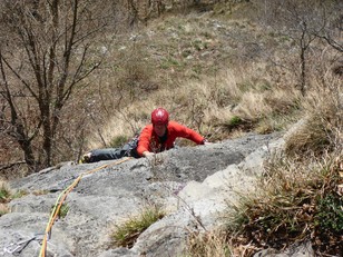 Platte am Ende der zweiten Seillänge Platte am Ende der zweiten Seillänge