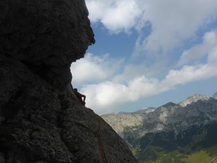Querung am Beginn der 3. Seillänge Querung am Beginn der 3. Seillänge