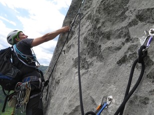 Schwieriger Start in die 2. Seillänge Schwieriger Start in die 2. Seillänge