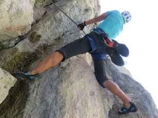 Über einen Überhang an die Kante