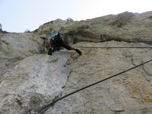 Zickzack durch die Wand