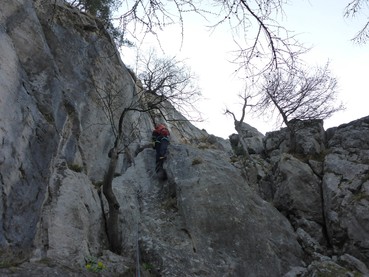 1. Seillänge entlang des Risses